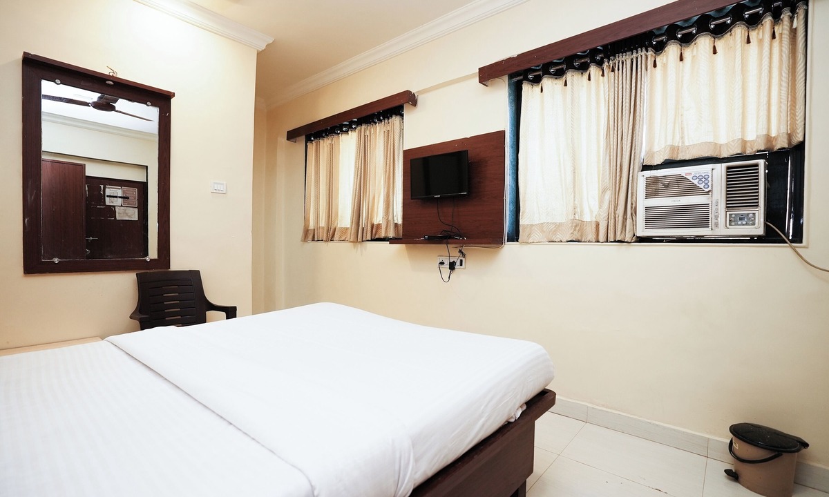 Amarnath Hotel | Hotel Della Comfort near Ambreshwar Shiv Mandir, Ambernath