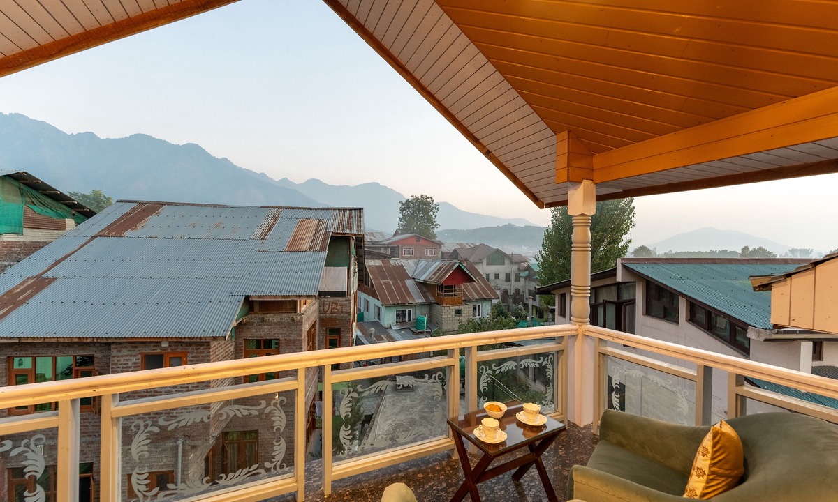 Nishat-Shalimar Hostel | Moustache Srinagar