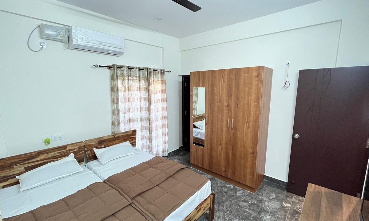 Narayanapura Hotel | Goshen Inn