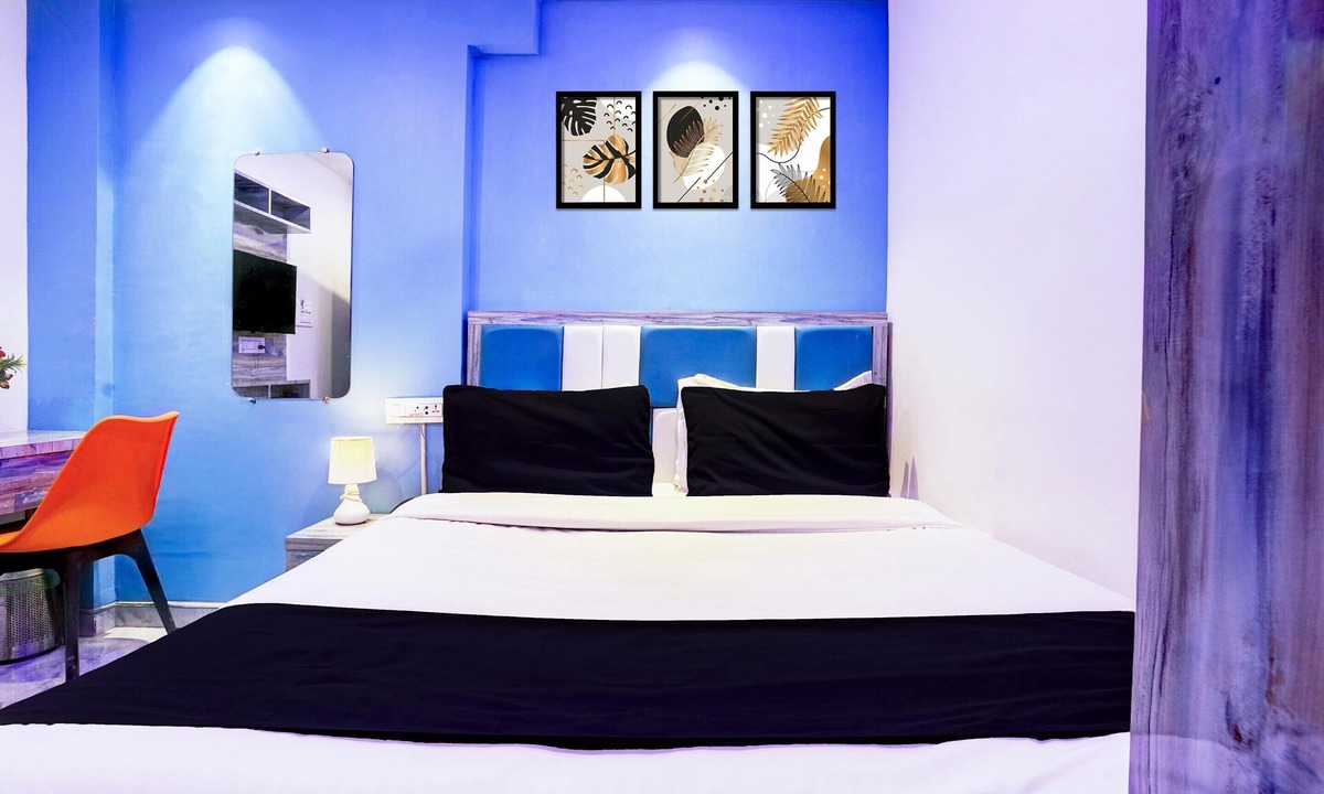 Malad East House | Deluxe Goregaon Near Film City Cupid
