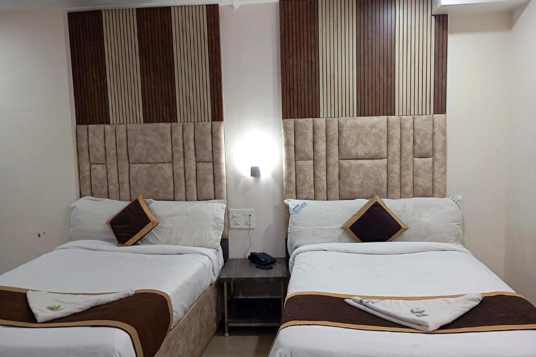 Benz Circle Hotel | Hotel Sai Capital