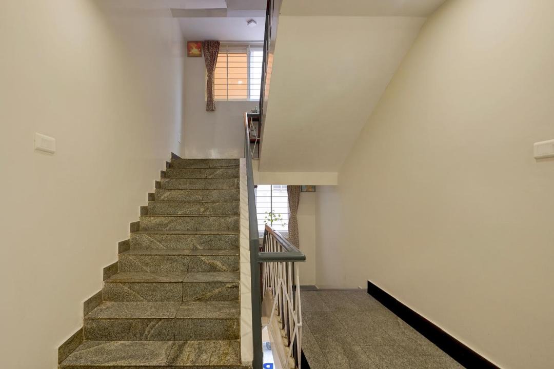 Yeshwanthpur Hotel | FabHotel Dhaya Grand Inn