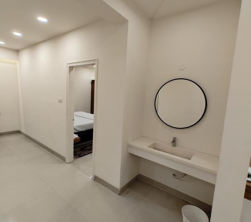 Lakdi Ka Pul Apartment | Royal luxury stay service appartment