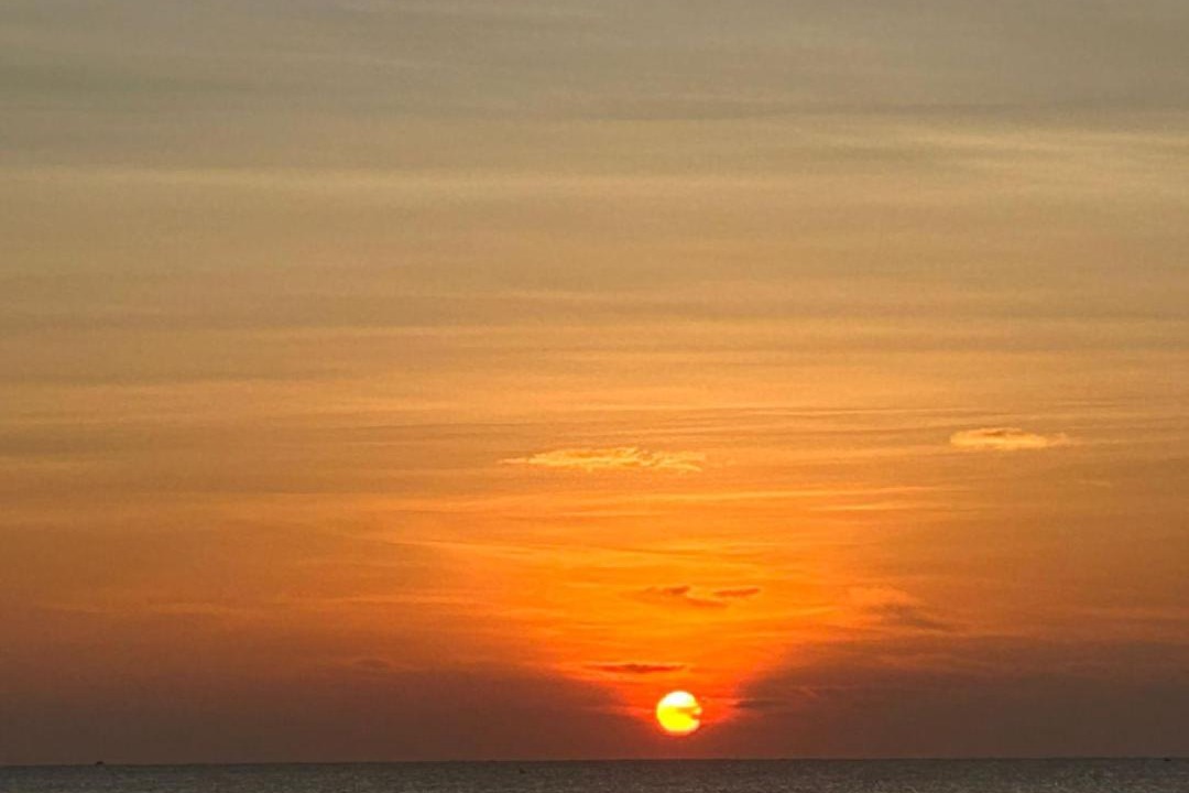 Vadanemelli Hotel | Amazing Ocean View Room for Couples