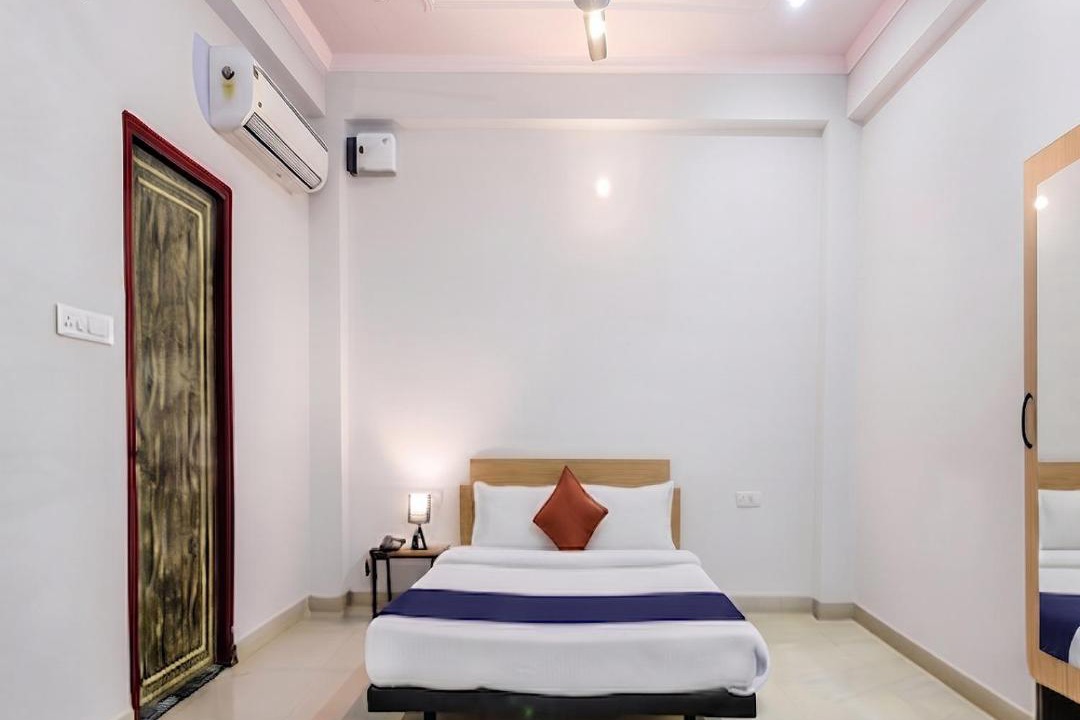 Indira Nagar Hotel | Hotel Avira Inn-Opp Lucknow HighCourt