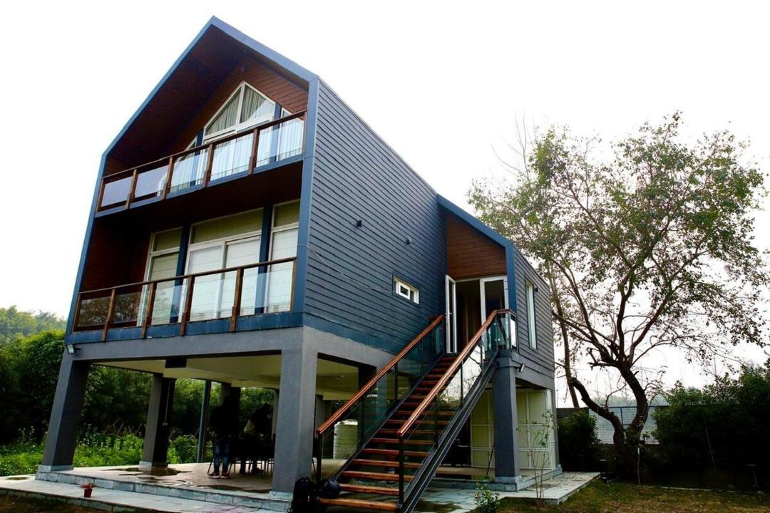 Noida Villa | Blue Cabin by 8MH - Boutique Nature Retreat
