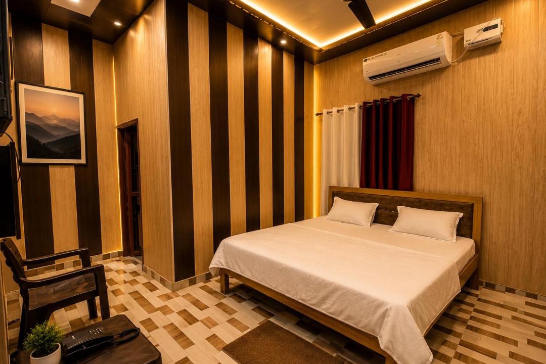 Faizabad Hotel | Shree Ram Aadhar Restaurant and Guest House - 15 mints From Ram Temple