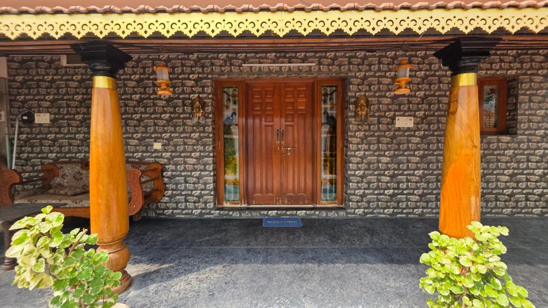 Manali House | Lucky garden inn