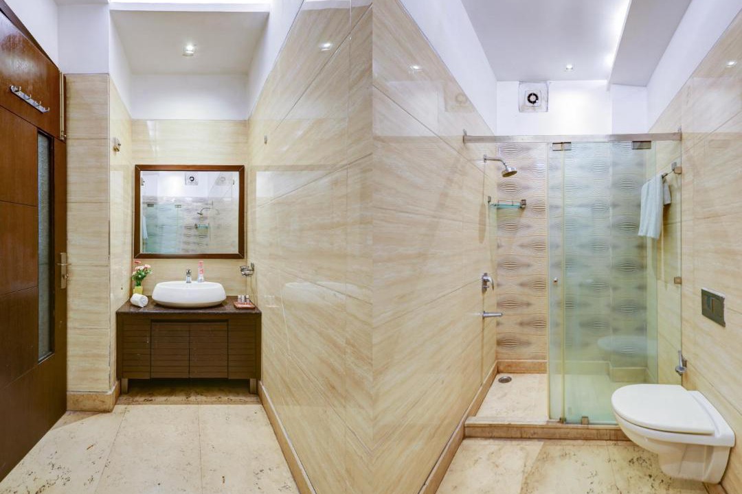 Paharganj Hotel | Hotel The Metropolis Tourist Near Connaught Place And Ramakrishna Ashram Marg Metro Station