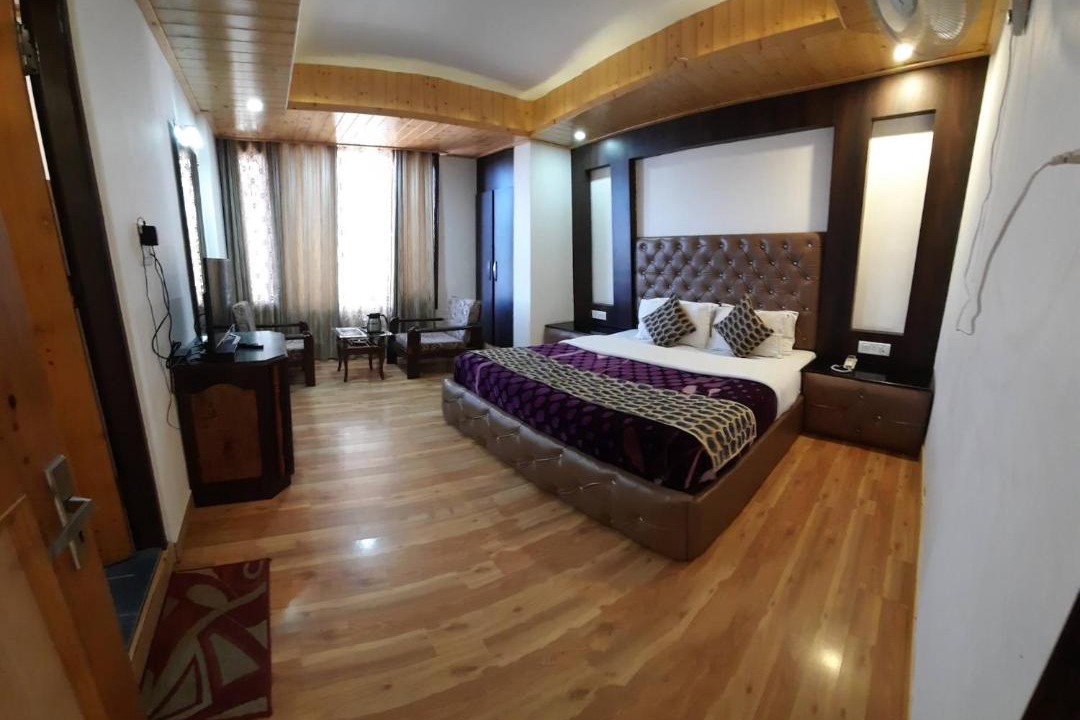 Shimla Hotel | Hotel Lords Regency - Connected to the Mall Road