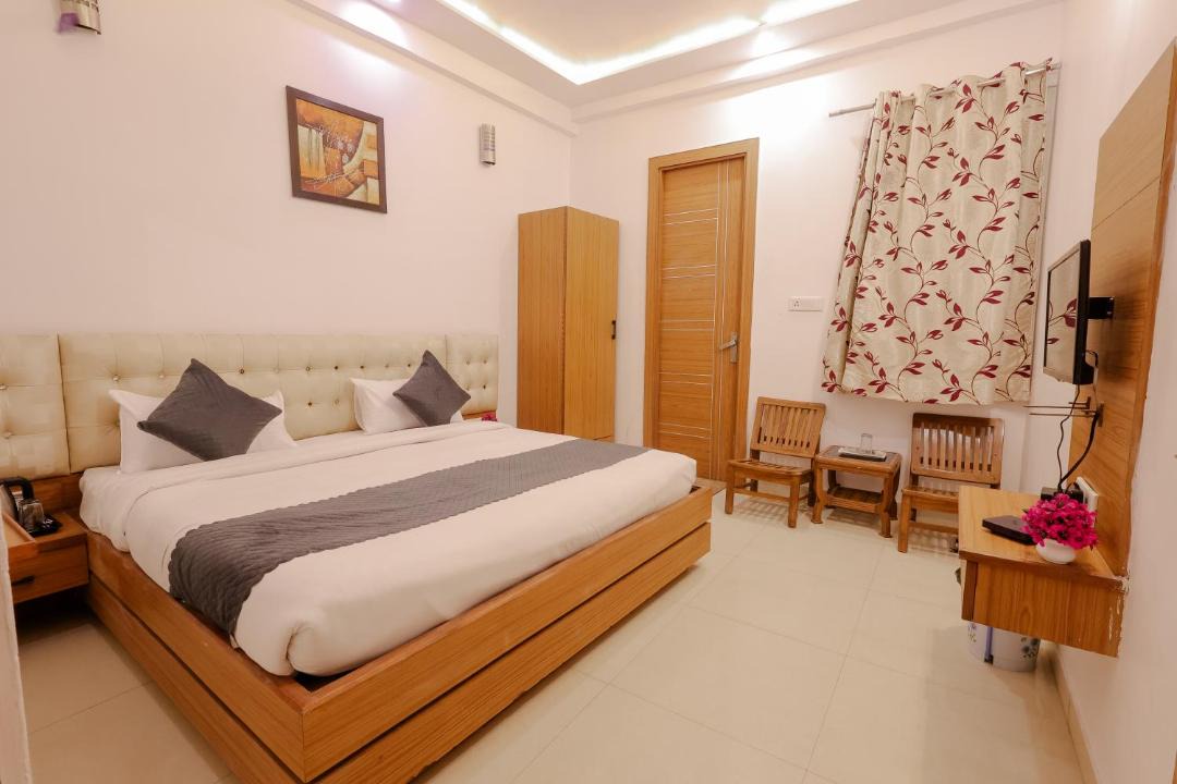 Agra House | The Little Pink Homestay Near Taj Mahal