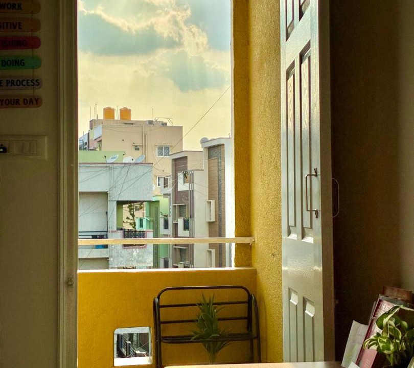 Sector 2 House | The Un-Filtered Stay I Private Room in a Social 3BHK