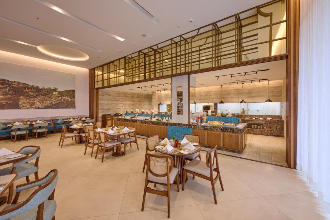 Bhubaneshwar Hotel | Prachi Sarovar Premiere Bhubaneshwar