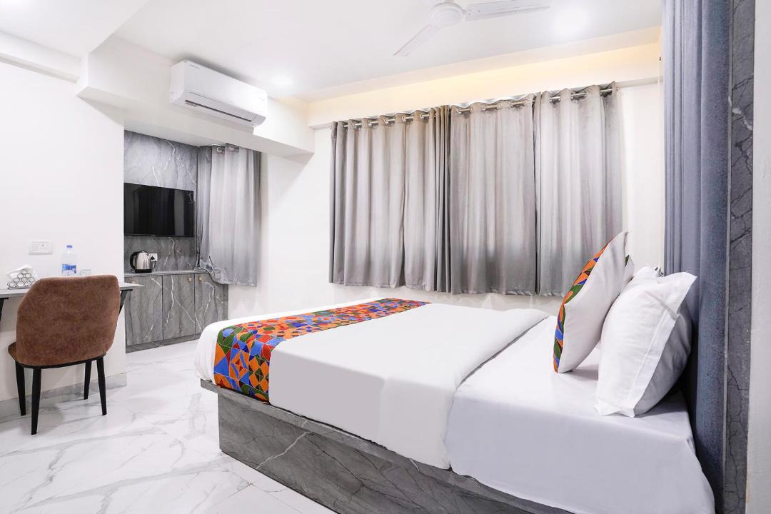 Andheri East Hotel | FabHotel Byland International