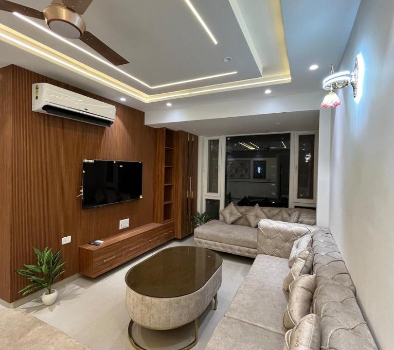 Sanjay Place Apartment | Zivora By Vaayu Sanctum 3BHK 10 min from The Taj Mahal