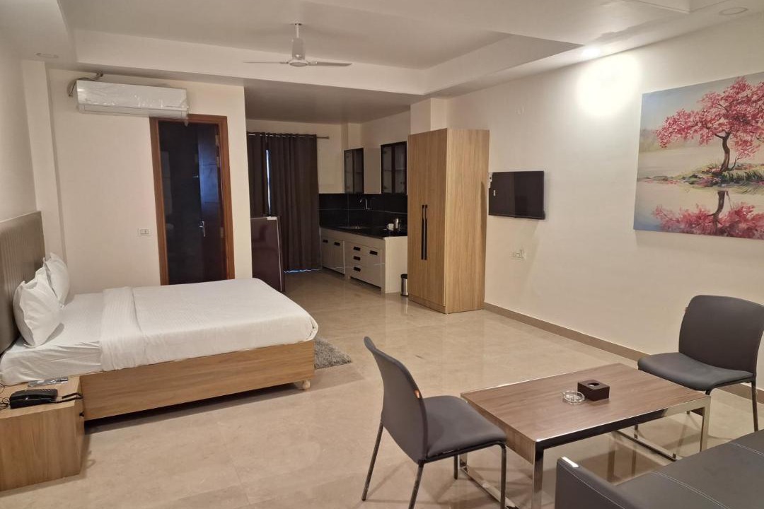 Sector 39 Apartment | Star Studio Service Apartment Near Medanta Hospital Gurgaon