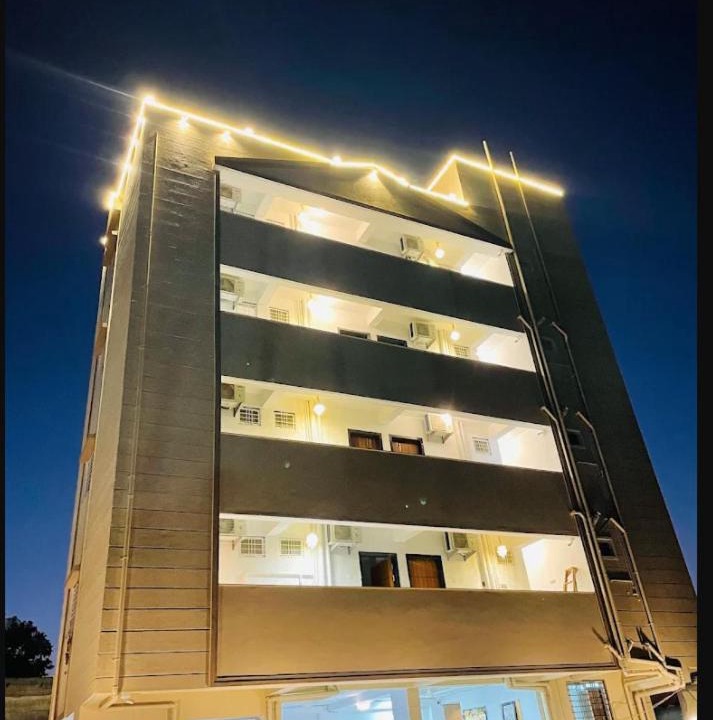 Pandharpur Hotel | ishwari heights lodging