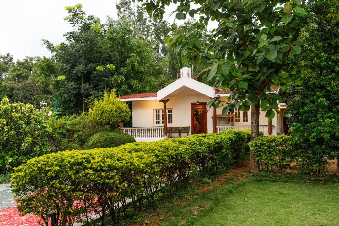 Narasapura Apartment | WhiteOrchid Villa by StayJadeJacuzzi30minAirport
