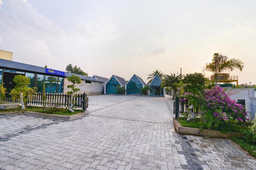 Bhongir Hotel | FabHotel Sunshine
