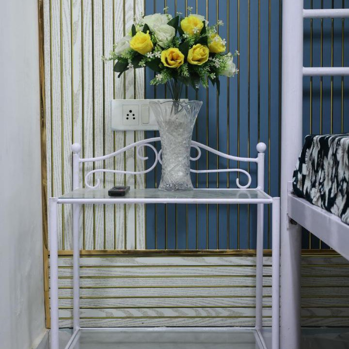 Rohini Apartment | Home 1BHK for Couple Friendly Sector 25 Rohini