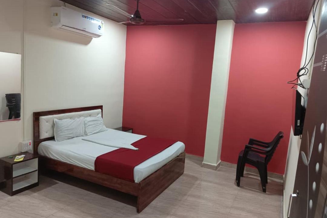 Nala Sopara Hotel | sai villa lading and boardig