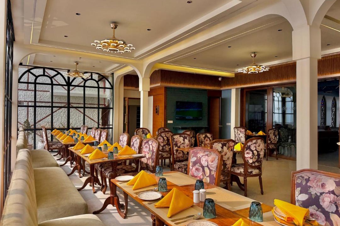 Kurseong Hotel | Cochrane Place By Teesta Hotels
