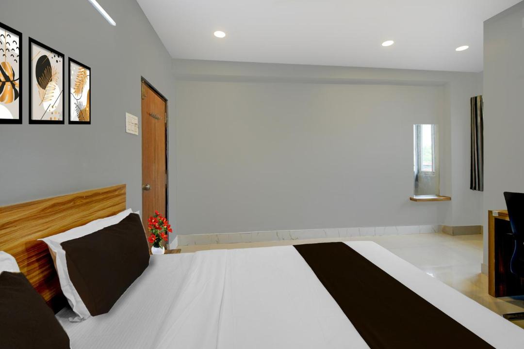 Hyderabad Hotel | Super Townhouse Cherlapally Bus Terminal Formerly Hotel Chakripuram