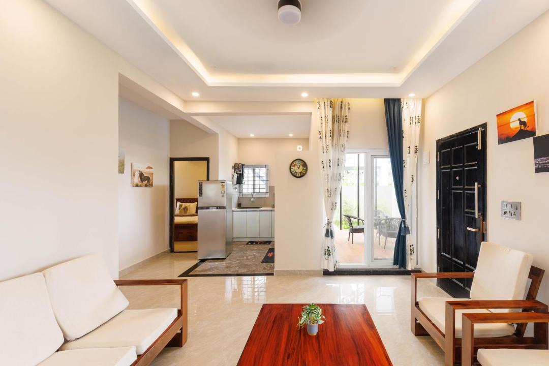 Hosur Apartment | Wildscape by StayJadePoolGarden1hr E-CityHSR