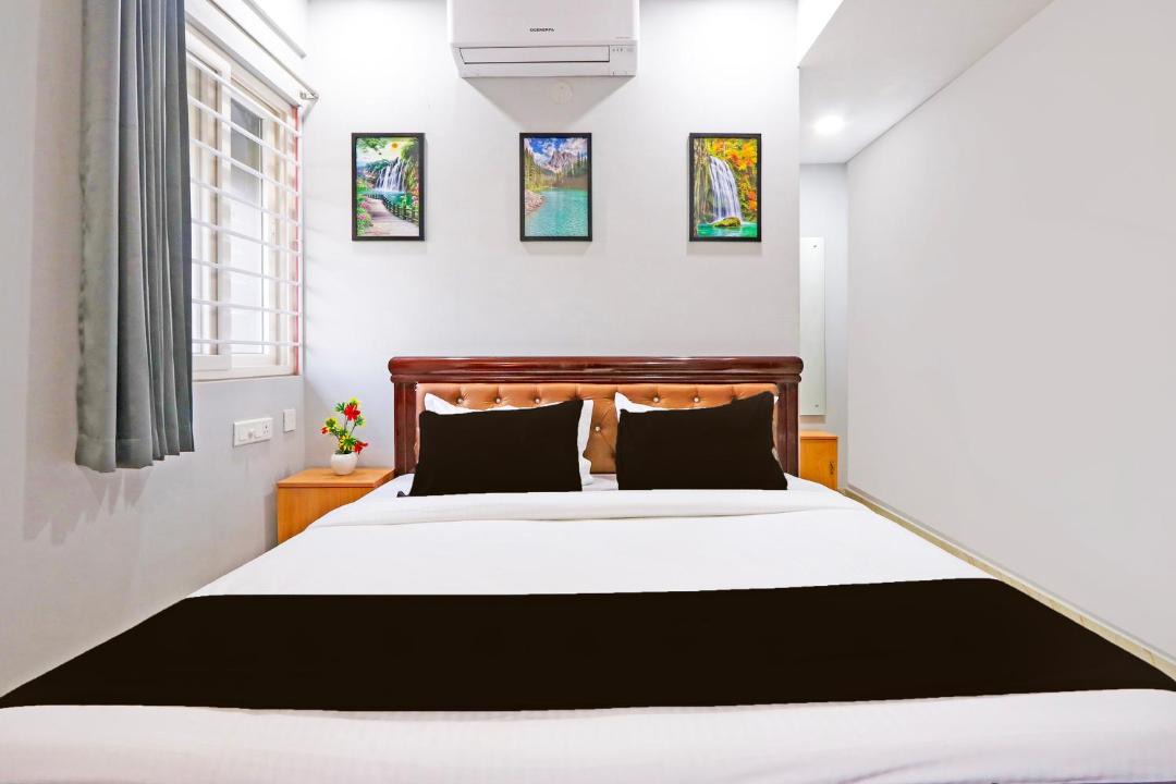 SR Nagar Hotel | Townhouse QUALIA ELITE S R NAGAR