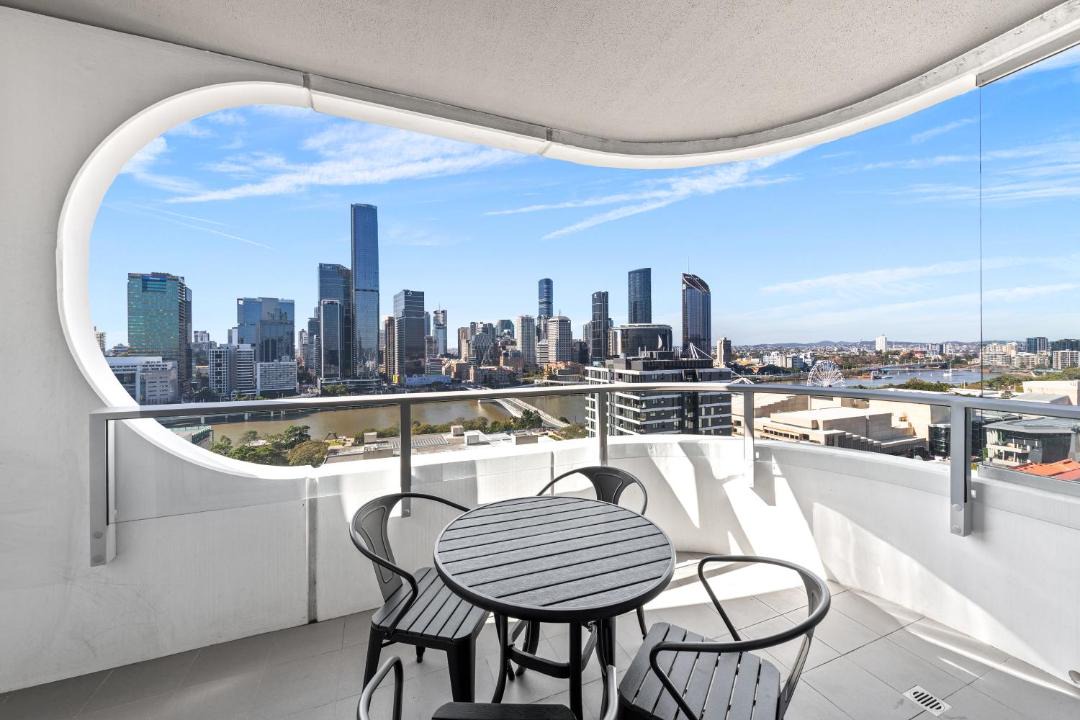 South Brisbane Apartment | Art House Apartments by CLLIX