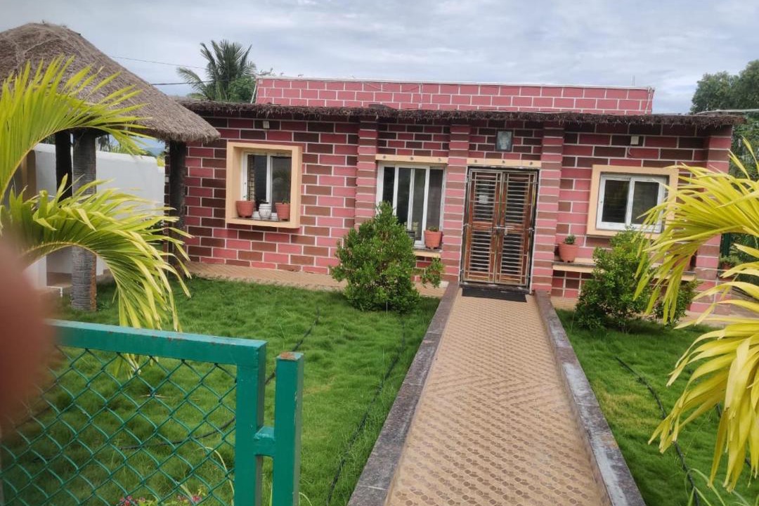 Bhimunipatnam House | Siva Rama garden resort 6 AC Bed rooms ,swimming pool ,BoX cricket ,Born fair,BBQ, kichan&all, near beach road bheemilli vishakapatnam