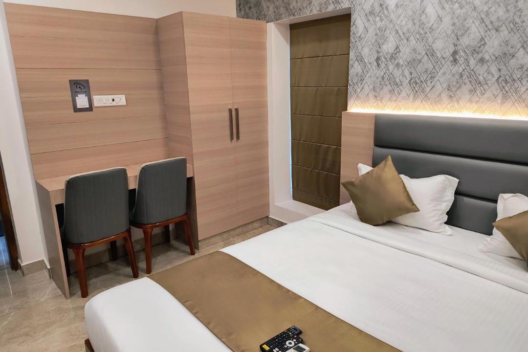 Thousand Lights Hotel | Grand Silver