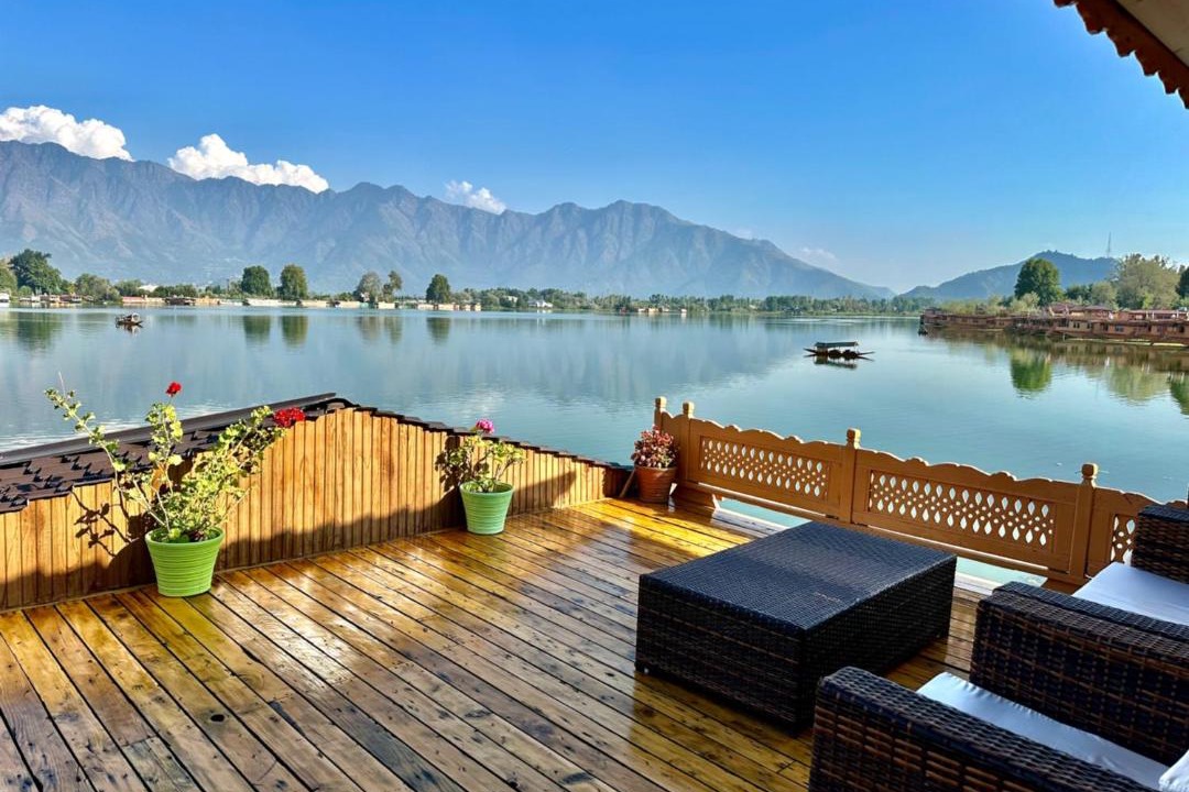 Nagin Bagh Hotel | New Jacquline Heritage Houseboats