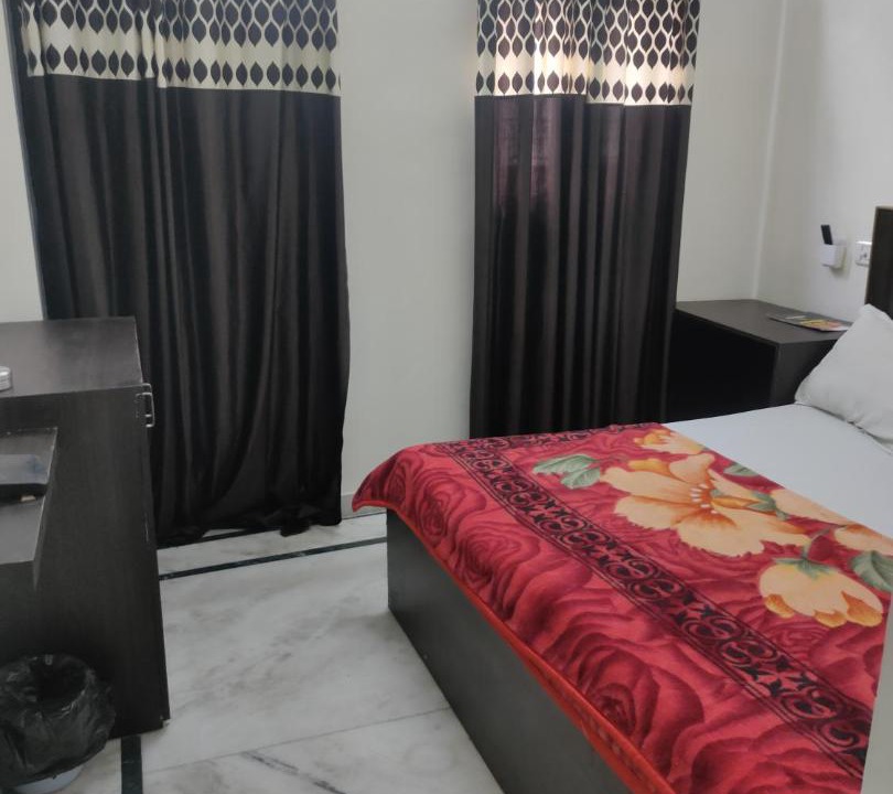 Agra Hotel | hotel khubsaras palace by chhabra's