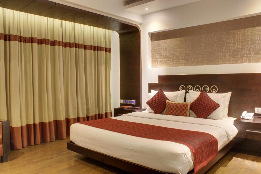 Paharganj Hotel | HOTEL GODWIN DELUXE NEAR CONNAUGHT PLACE Offers FREE AIRPORT PICKUP