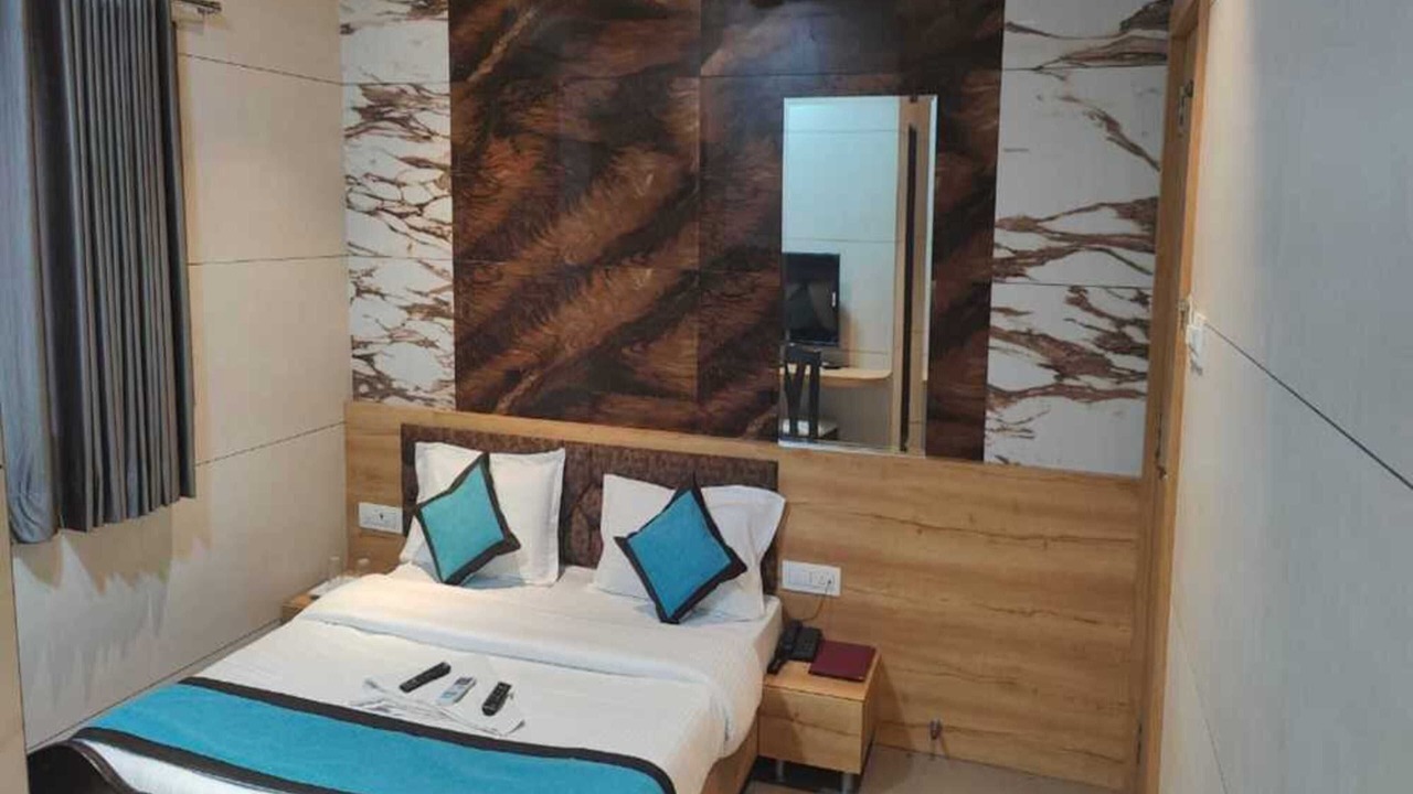 Photo of Bedroom in Bandra East