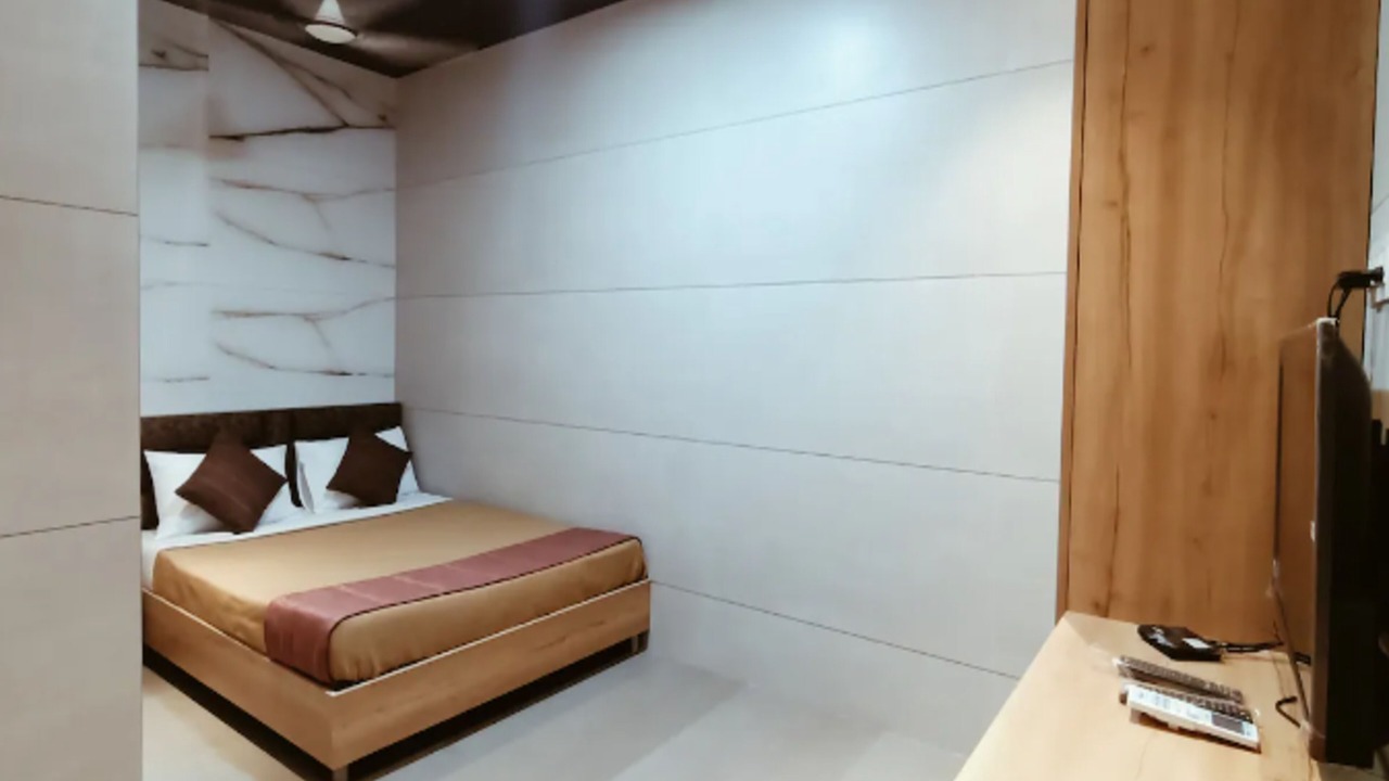 Photo of Bedroom in Bandra East
