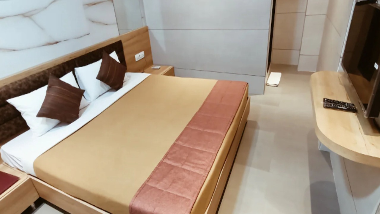 Photo of Bedroom in Bandra East