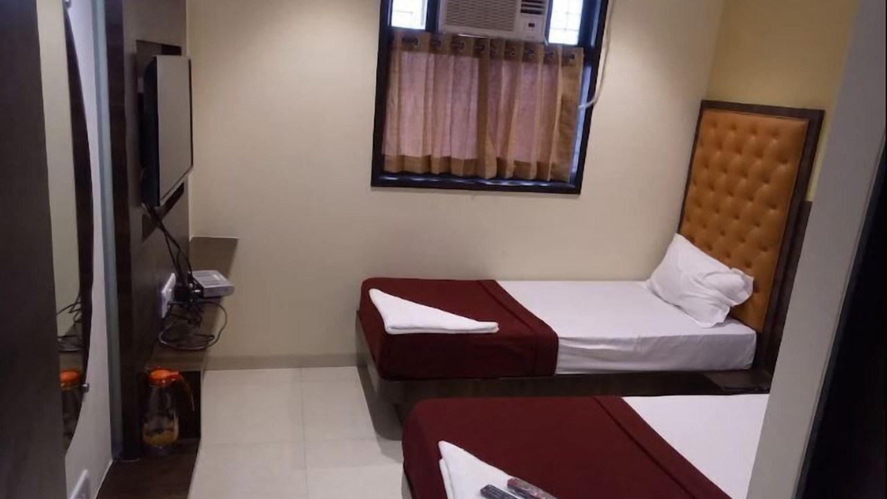 Photo of Bedroom in Prabhadevi