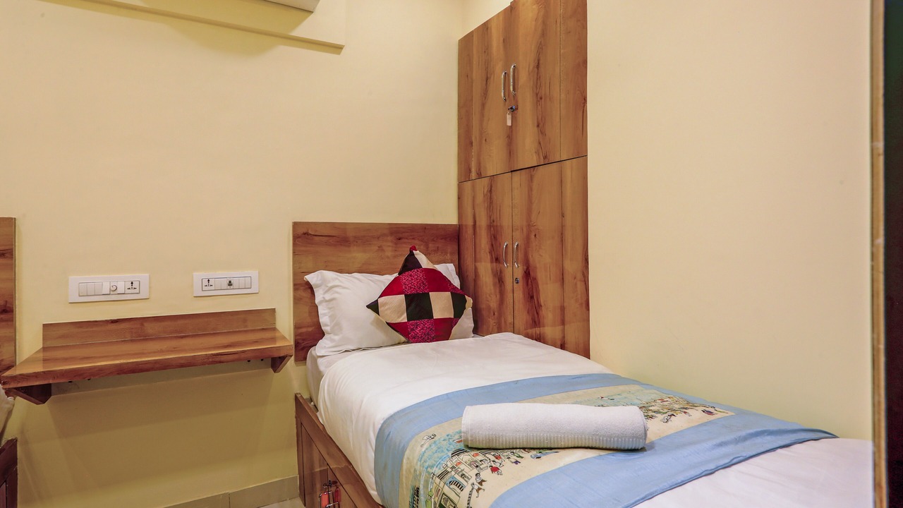 Photo of Bedroom in Bandra East