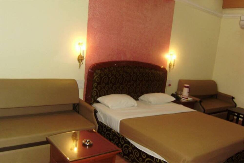 Photo of Bedroom in Mahabaleshwar
