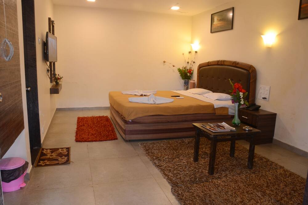 Photo of Bedroom in Mahabaleshwar
