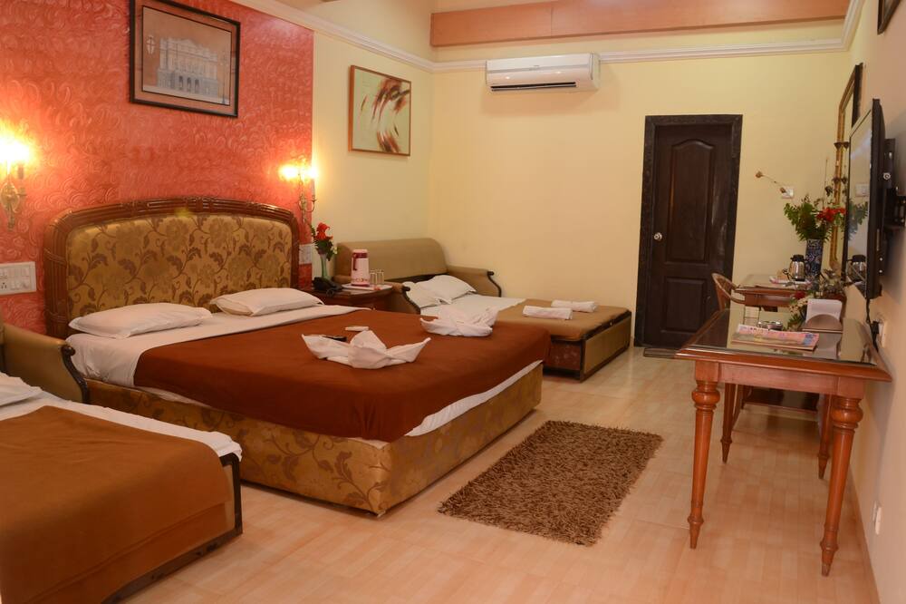 Photo of Bedroom in Mahabaleshwar