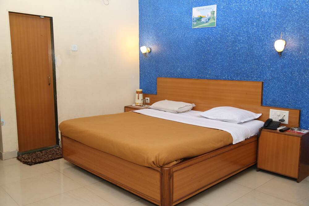 Photo of Bedroom in Mahabaleshwar