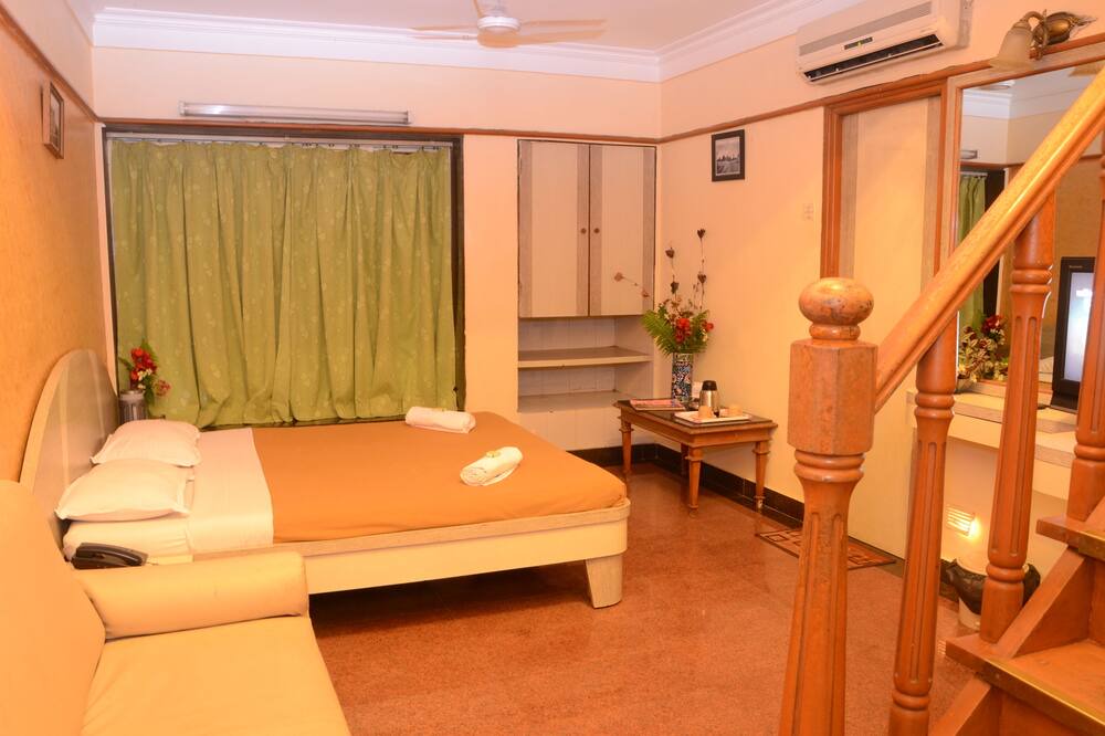 Photo of Bedroom in Mahabaleshwar