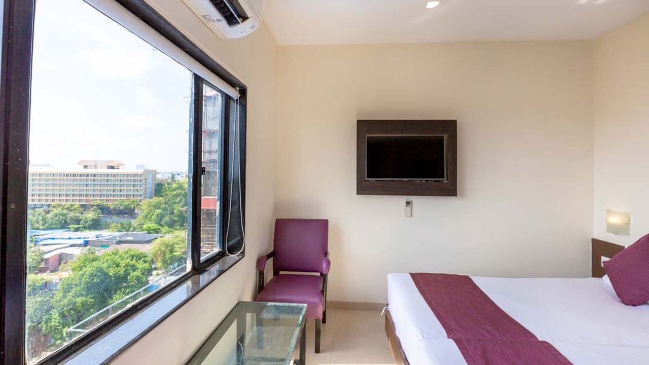 Photo of Bedroom in Juhu