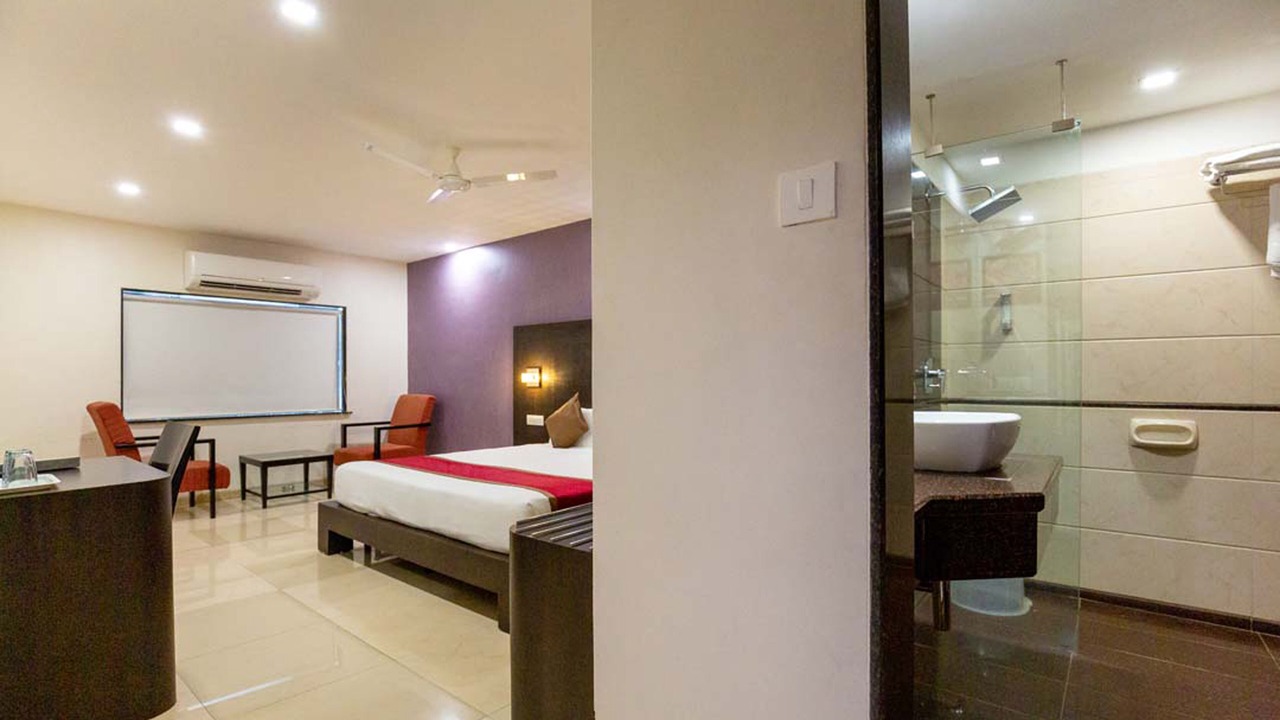 Photo of Bedroom in Juhu