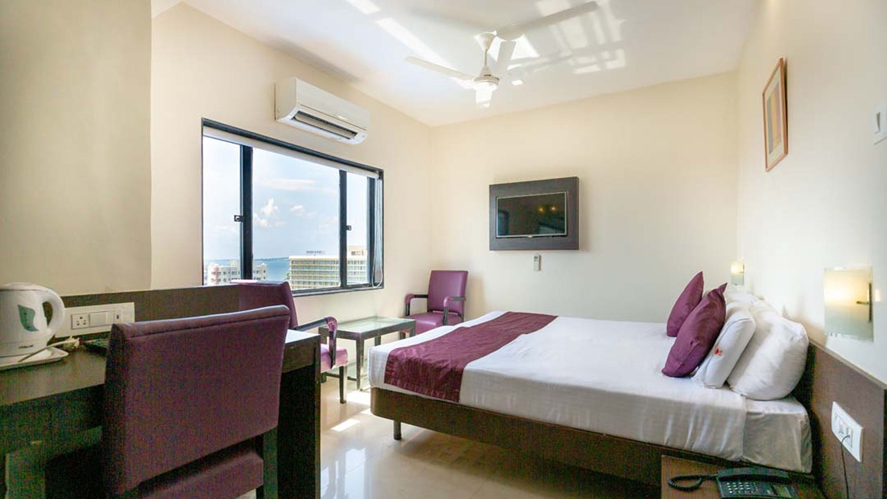 Photo of Bedroom in Juhu