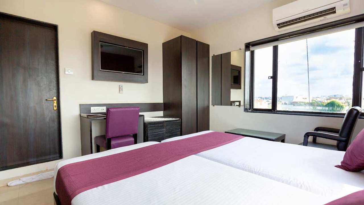Photo of Bedroom in Juhu
