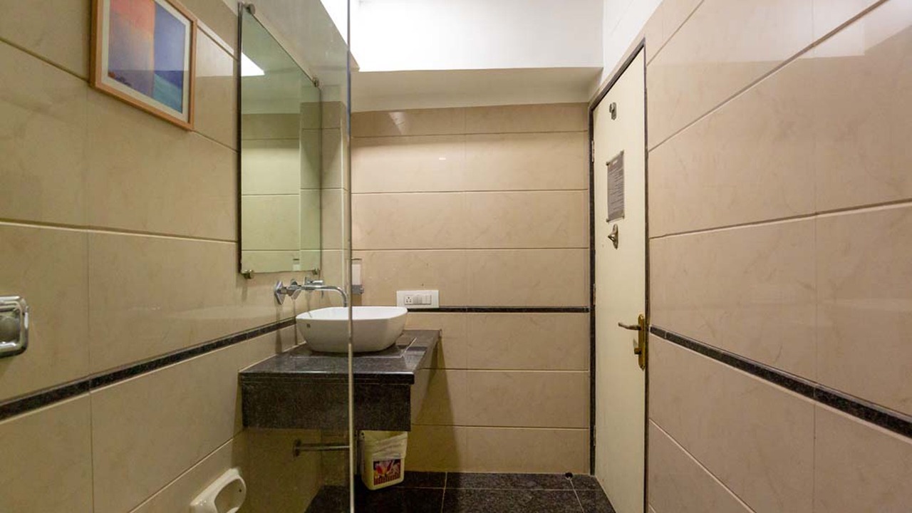 Photo of Bathroom in Juhu